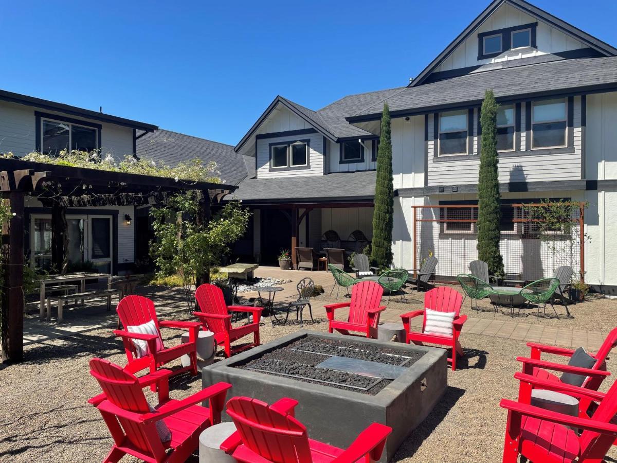 The Setting Inn Willamette Valley Newberg Buitenkant foto